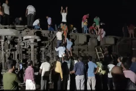 Tragis! Kecelakaan Maut Libatkan 3 Kereta Api di India, 80 Tewas, 850 Luka