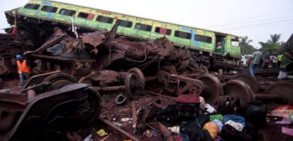 Tabrakan Kereta Mengerikan di India, 288 Orang Dilaporkan Tewas