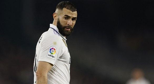 Tinggalkan Madrid, Benzema Cetak Gol Penyelamat