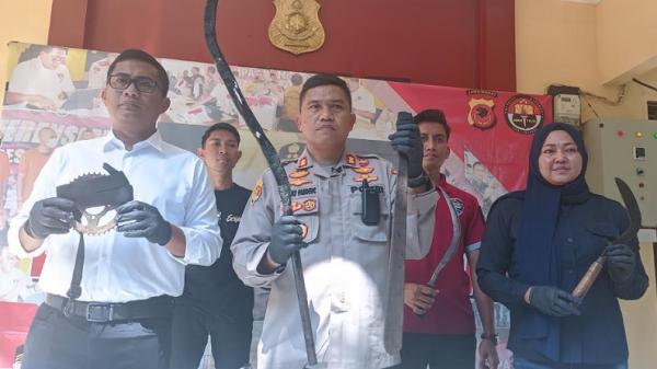 Video Viral Segerombol Pelajar Bawa Pedang dan Celurit di Sukabumi, 7 Orang Diamankan Polisi 