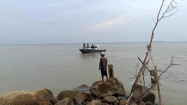 Breaking News : Asyik Berenang, Bocah 15 Tahun di Bangka Barat Dilaporkan Hilang Tenggelam