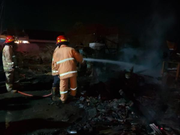Gudang Penggiling Padi dan Truk di Probolinggo Terbakar, Kerugian Ditaksir Rp 400 Juta