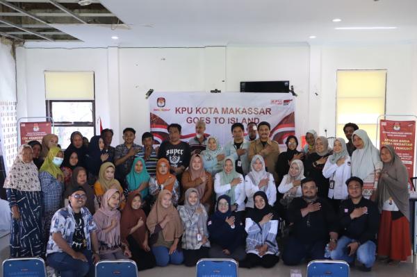 Gelar Sosialisasi Goes to Island, KPU Makassar Ajak Warga Pulau Barrang Lompo Sukseskan Pemilu