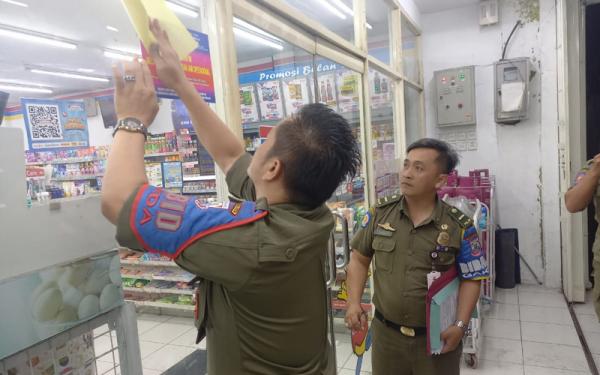 Satpol PP Masih Dapati Minimarket Bandel di Cimahi, Jam Operasional Ditabrak