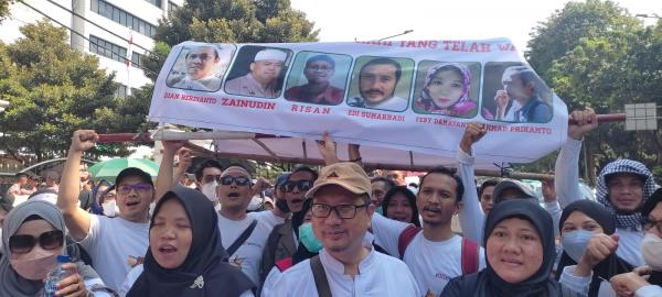 Tuntut Pembayaran BPJS Ketenagakerjaan, SP RS Haji Jakarta Bawa Keranda Mayat