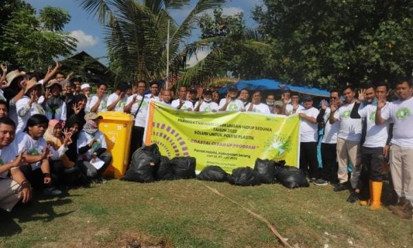 Peringatan Hari Lingkungan Hidup Sedunia, PLTU 1 Banten Suralaya Bersihkan Pantai Habibi