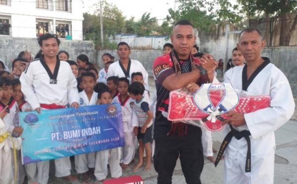 PT. Bumi Indah Bantu Dojang Taekwondo BPSDMD Diklat NTT dengan Peralatan Latihan