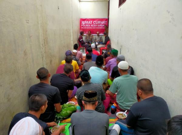 Sambil Nikmati Bakso, Kapolres Aceh Singkil Dengarkan Curhatan Warga Binaan