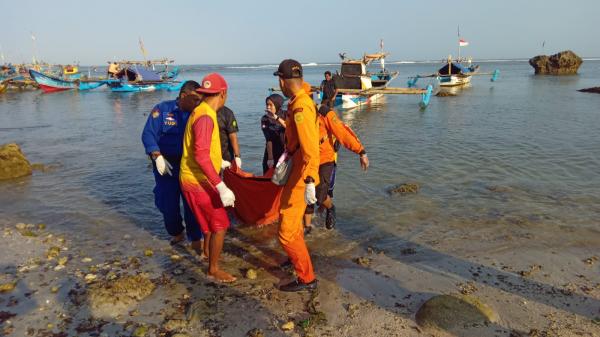 Jasad Wisatawan Jaksel yang Terseret Ombak Pantai Pasir Putih Ditemukan Terapung Sejauh 2 Km