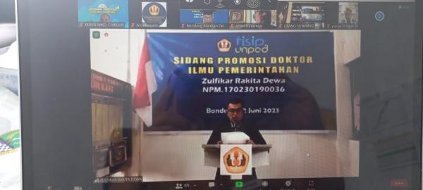 Wadansatgas Pamtas  RI-PNG Mayor Inf Zulfikar Rakita Dewa Raih Gelar Doktor Ilmu Pemerintahan Unpad