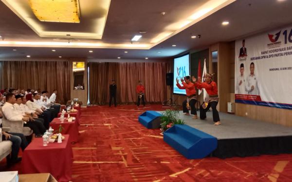 Pertunjukan Pencak Silat Tadjimalela Warnai Rakor Bappilu DPP Perindo di Bandung