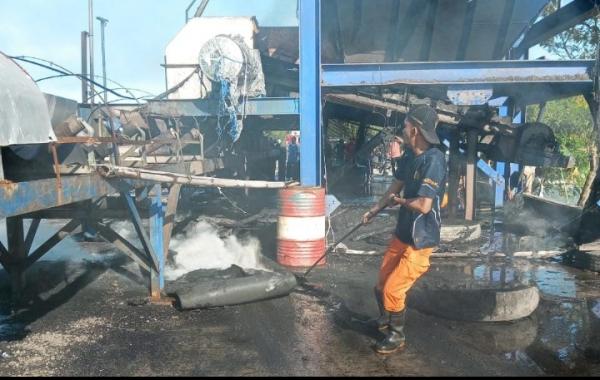 Conveyer Milik Perusahaan Batubara Terbakar di Pelabuhan Jetty Meulaboh 