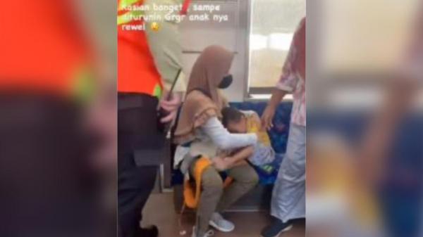 Video Viral Ibu Diturunkan dari Kereta Karena Anaknya Menangis, Ini Kata KCI