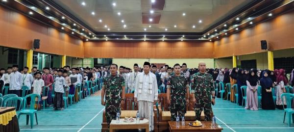 Komandan Yonif Mekanis 318 Beri Wawasan Kebangsaan pada Santri di Ponpes Daarussa'adah Lebak Banten