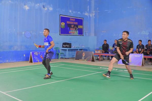 Sambut Hut Bhayangkara Ke 77 Polisi di Pidie Gelar Turnamen Badminton