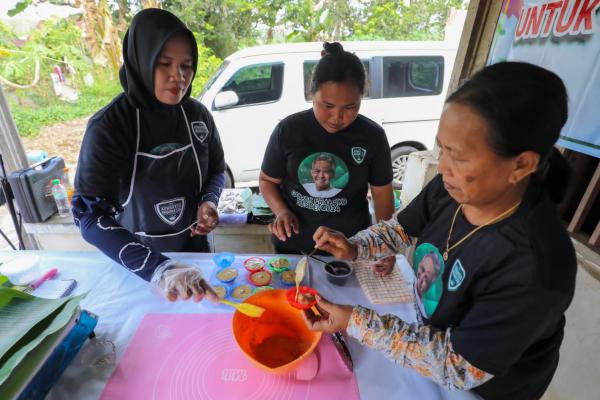 Berdayakan Ibu Rumah Tangga, Kowarteg Indonesia Gelar Pelatihan Pembuatan Kue untuk UMKM