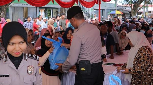 Sambut Hari Bhayangkara Polres Aceh Barat Gelar Operasi Pasar Murah