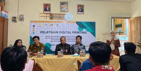 Dosen Unnes Gelar Pelatihan Kewirausahaan Digital di Brebes