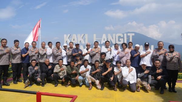 HUT ke-77 Bhayangkara, 20 Orang Eks Napiter Ucapkan Ikrar Komitmen Kebangsaan di SPN Polda Banten