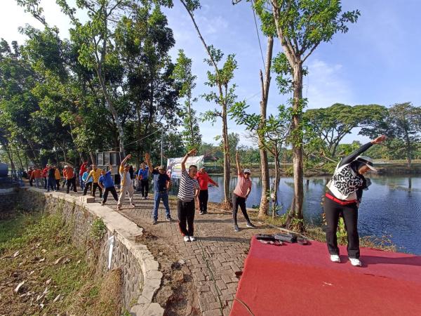 Desa Banjarsawah Kenalkan Destinasi Wisata Ronggo Jalu, lewat Senam Bersama