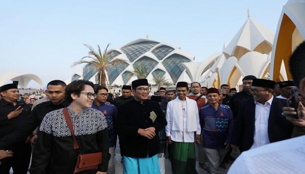 Diajak Ridwan Kamil Berkeliling Masjid Al Jabbar, UAS Terkesima Lihat Galeri Rasulullah