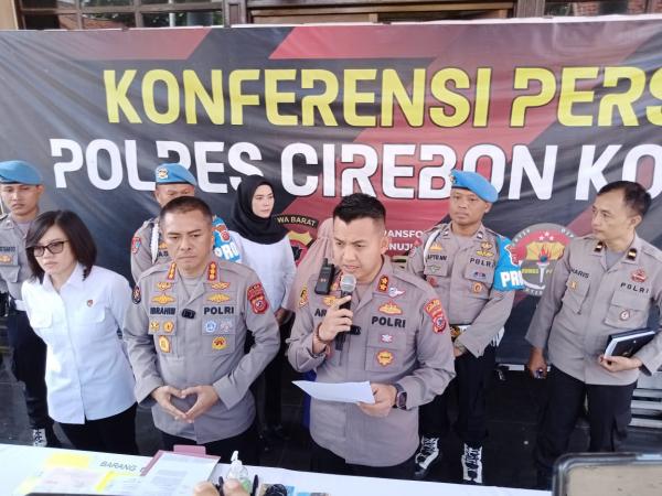 Penipuan Masuk Polri Ratusan Juta Tukang Bubur: Oknum Polisi Cirebon Dicopot dan Dimutasi ke Polda