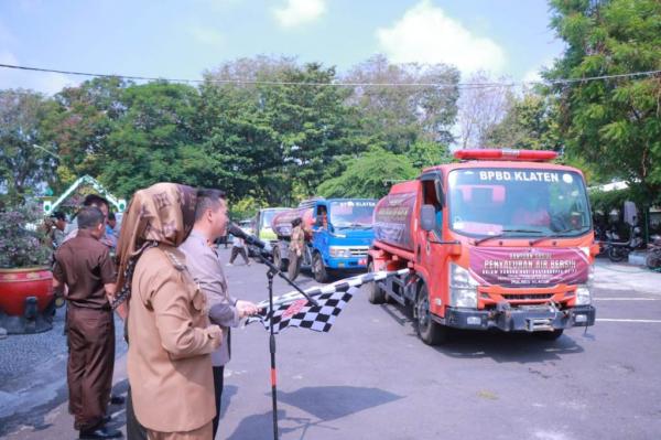 HUT Bhayangkara 77 Polres Klaten Bantu Air Bersih dan Sembako