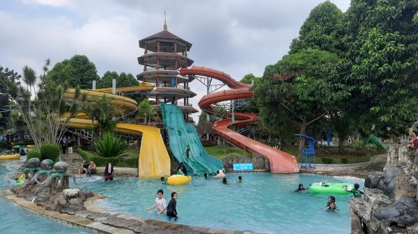 Jelang Liburan Sekolah, Tempat Wisata TeeJay Waterpark Tasikmalaya Mulai Ramai Dikunjungi Wisatawan