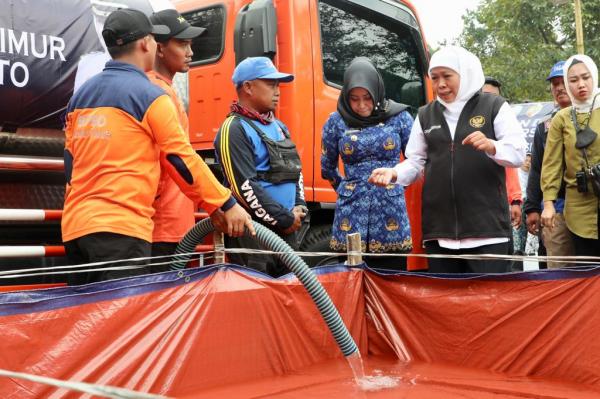 2.409 KK Alami Kekeringan di Mojokerto, Gubernur Khofifah Turun Tangan Bantu Air Bersih