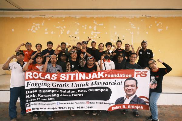 Antisipasi Penyebaran DBD, Rolas Sitinjak Foundation Fogging di Enam Dusun