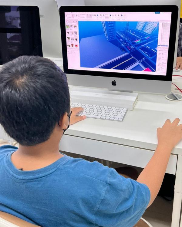 Vokasi UI Ajak Siswa SD di Jabodetabek Diajak Belajar Tata Kota Lewat Game Roblox
