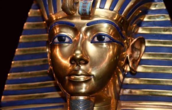 Melihat Kereta Kuda Maut yang Dikendarai Firaun dalam Keadaan Mabuk