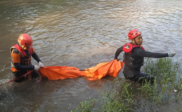 Tim SAR Gabungan Temukan Rifki di Sungai Brantas Malang