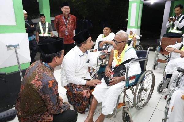 Cegah Dehidrasi Saat Ibadah Haji, Jamaah Asal Indonesia Diminta Sering Minum Air