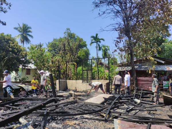 Satu Unit Rumah Warga di Pidie Jaya Ludes Terbakar