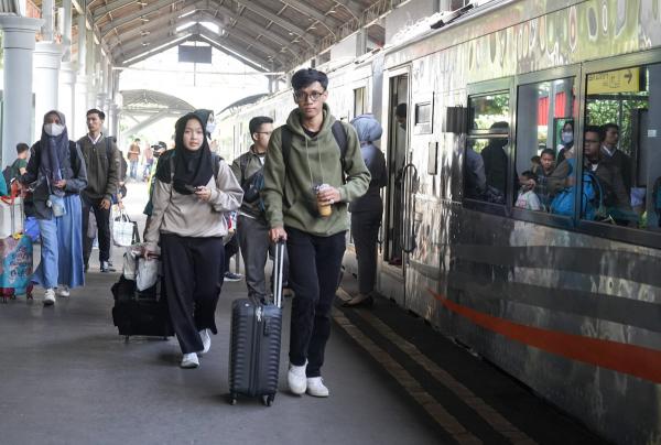 Arus Balik, Lebih dari 20 Ribu Pelanggan Berangkat dari Daop 8 Surabaya