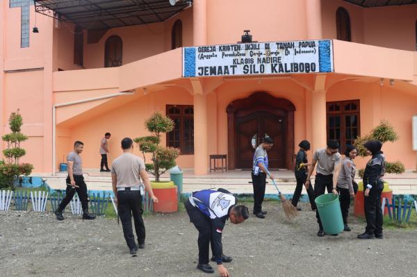 Jelang Peringati HUT Bhayangkara Ke 77 di Nabire, Polisi Gelar Bakti Religi