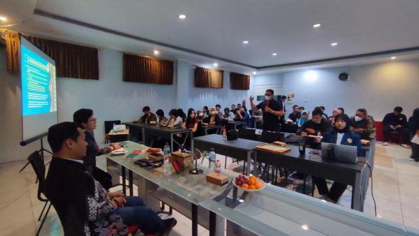 Angkat Isu Tenaga Kerja Asing, BEM FH UWP Surabaya Selenggarakan Law Café Forum, Ini Serunya