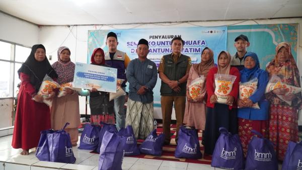 Berbagi Bahagia, BMM Salurkan Bantuan Paket Sembako dan Belanja Bareng Yatim Dhuafa di Pangalengan