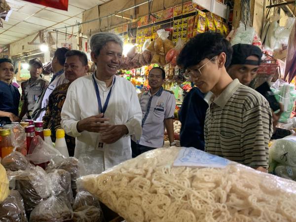 Tingkatkan Perlindungan Konsumen, BPKN RI Beri Edukasi ke Pedagang Pasar di Karawang