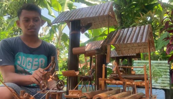 Pemuda di Ponorogo Sukses Dapatkan Cuan dari Membuat Miniatur Kincir Air