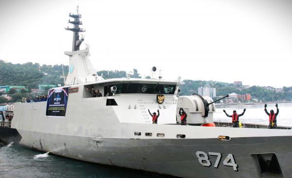 Gunakan Kapal Perang KRI Dorang–874, BI Edarkan Uang Rupiah di Wilayah Kepulauan 3T Papua