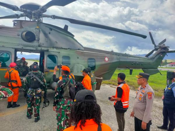 Terkendala Cuaca Buruk, Evakuasi Pesawat SAM Air PK-SMW Dilanjutkan Esok Pagi