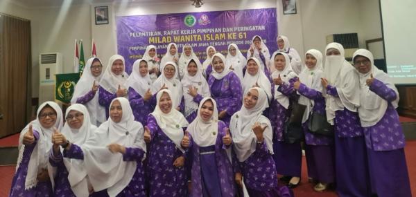 Dilantik Jadi Ketua PW Wanita Islam Jawa Tengah, Endang Masitoh : Program Harus Sentuh Akar Rumput