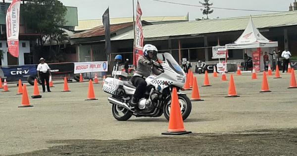 Jelang Hut Bhayangkara Ke-77, Ditlantas Polda Papua Gelar Lomba Safety Driving dan Safety Riding