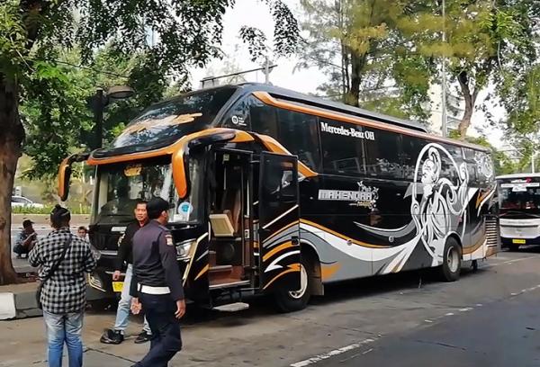 Jalan Perdana, PO Mahendra Transport Langsung Terisi Penuh Penumpang