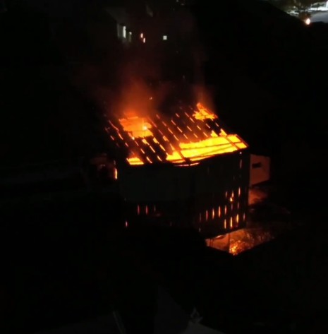 Kebakaran Hebat Hanguskan Bangunan Bekas Gudang Cirebon Mall