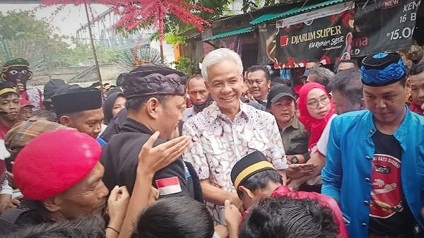 Warga Histeris Saat Ganjar Blusukan ke Pademangan Jakut: Pak Ganjar Presiden 2024!