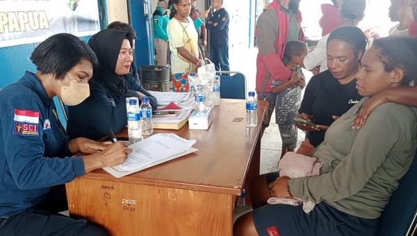 Keluarga Korban Jatuhnya Pesawat SAM Air PK-SMW Datangi Posko Ante-Mortem Polda Papua