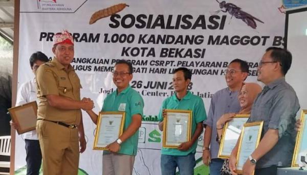 Pakar Maggot BSF Mulyanto Diharjo Raih Penghargaan dari Plt Wali Kota Bekasi